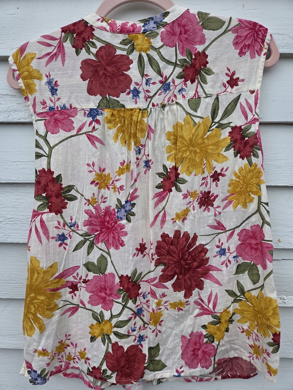 Floral Button-Up Sleeveless Blouse in White with Yellow, Pink & Green - Picture 5 of 10